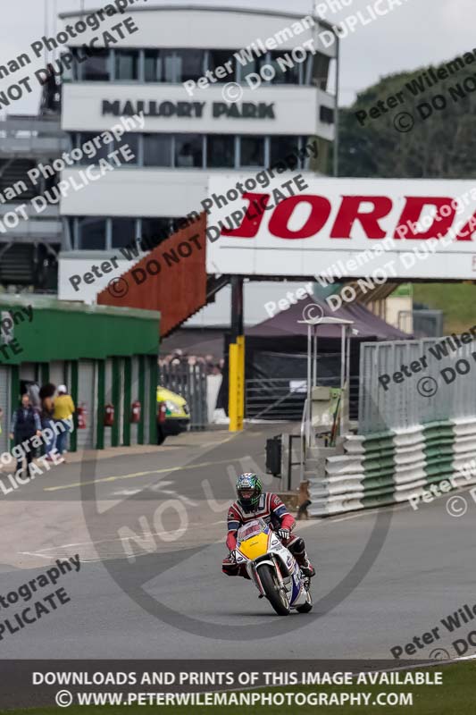 Vintage motorcycle club;eventdigitalimages;mallory park;mallory park trackday photographs;no limits trackdays;peter wileman photography;trackday digital images;trackday photos;vmcc festival 1000 bikes photographs